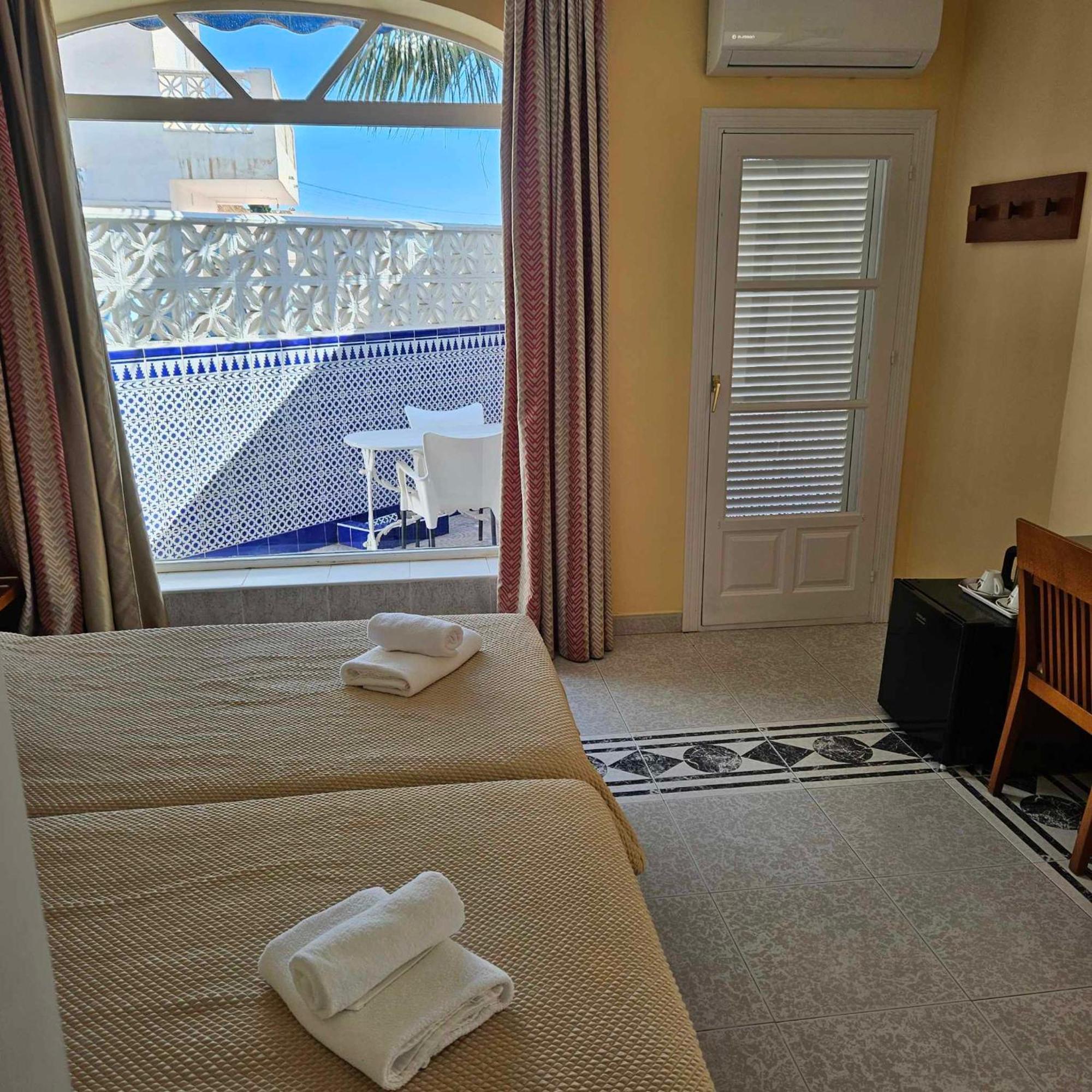 Marazul By Fitzgeralds Hotell Nerja Exteriör bild